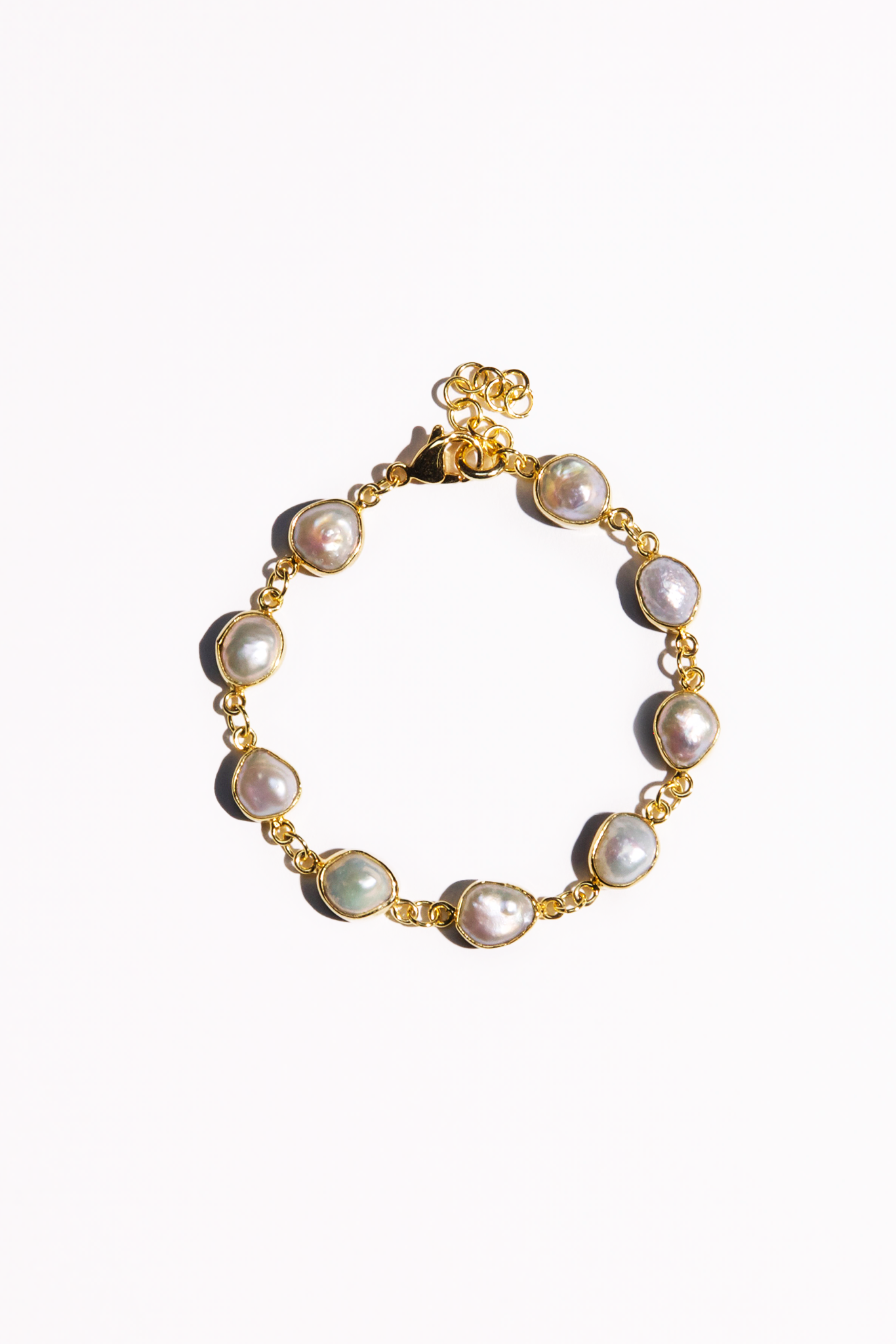 Bracelet featuring freshwater pearls set in 24K Gold Plating