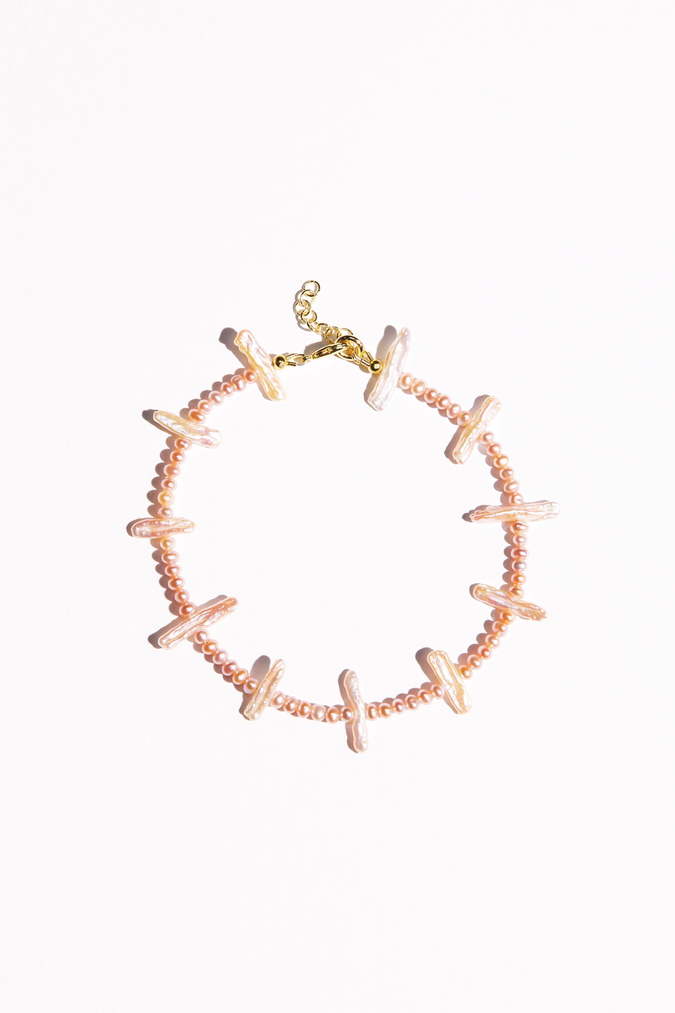 The Maya anklet is a standout piece crafted entirely with AAA-quality freshwater pearls, including rare Keshi pearls. 